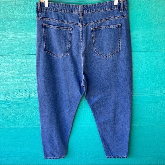 CLEARANCE BOOHOO MOM JEANS MEDIUM WASH SIZE 14 NWT - Picture 5 of 8